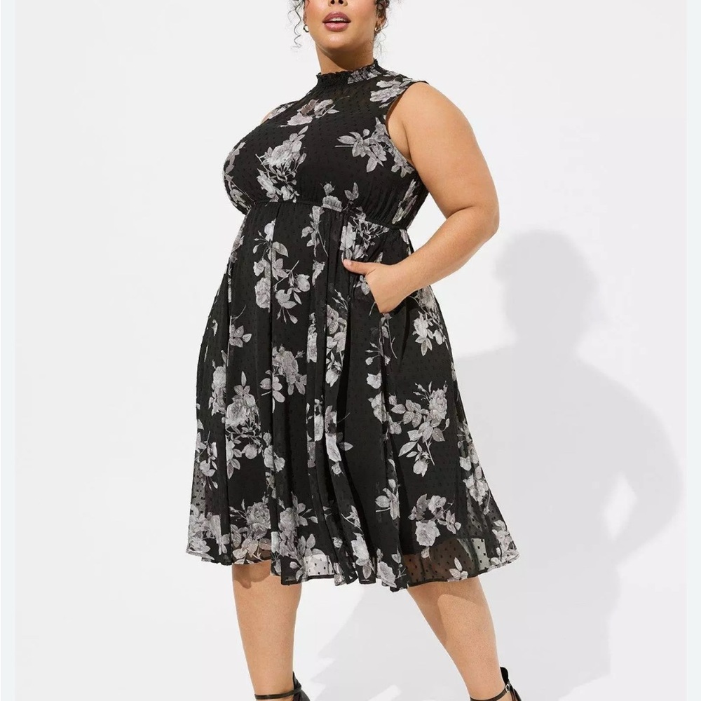 Torrid Floral Black and Gray Sleeveless Dress